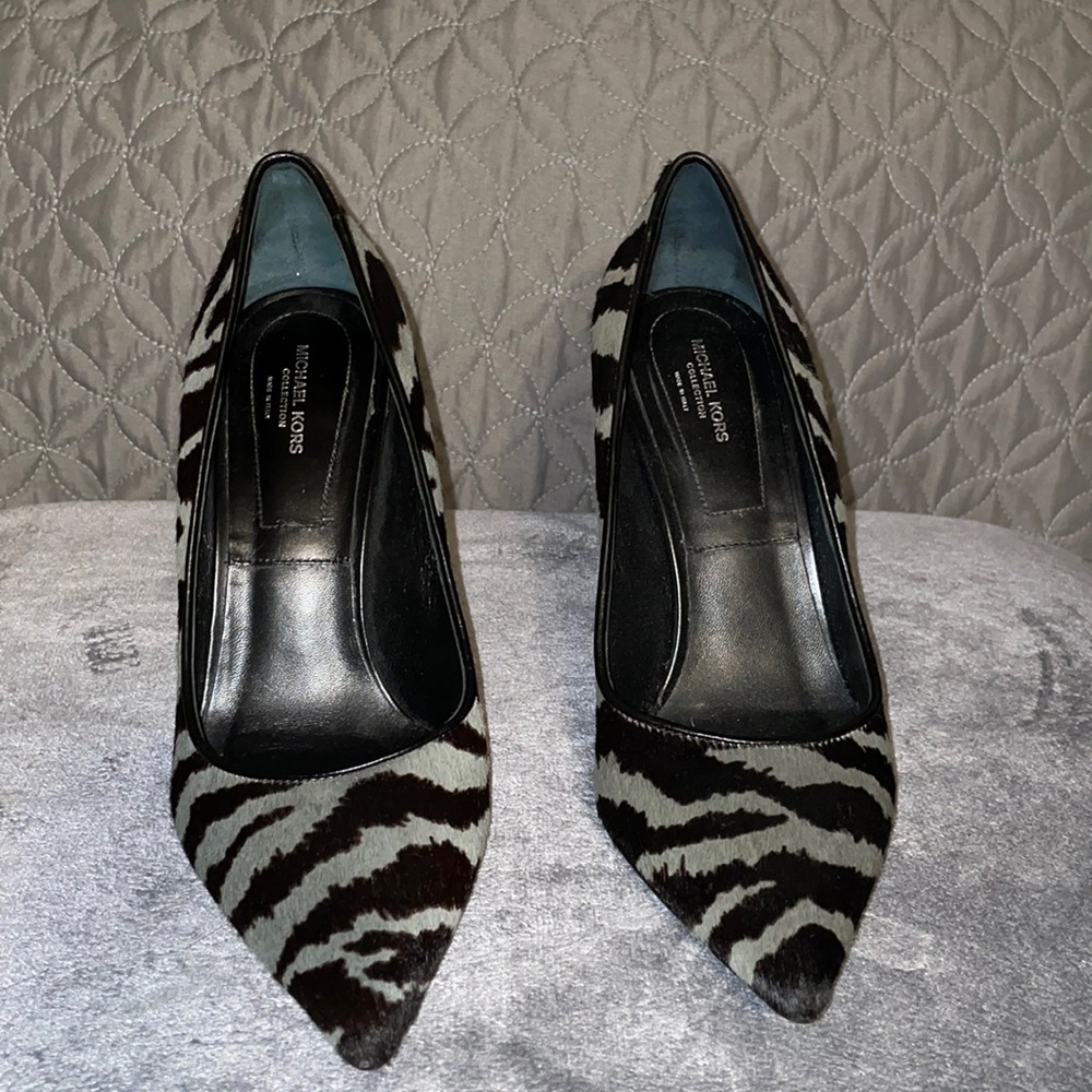 NWOT Michael Kors Collection Tiger Print Calf Hair Pump Heels